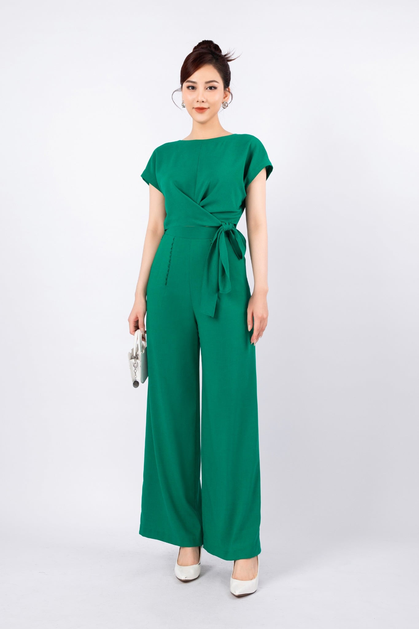 BAS72916 - Áo kiểu dạo phố vải thô đũi dáng croptop cổ tròn thuyền vai chờm thân xoắn dây buộc lệch tạo kiểu - PANTIO