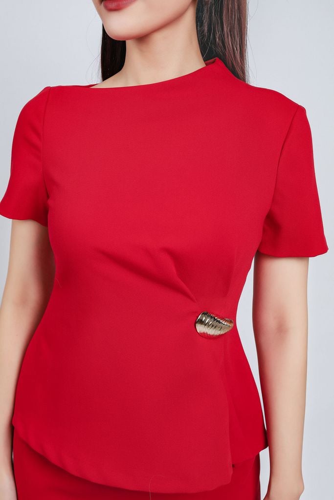 BAS73172 - Áo kiểu công sở vải thô dày dáng peplum cổ lệch eo đính khuy đá kim loại khoá thân sau - PANTIO