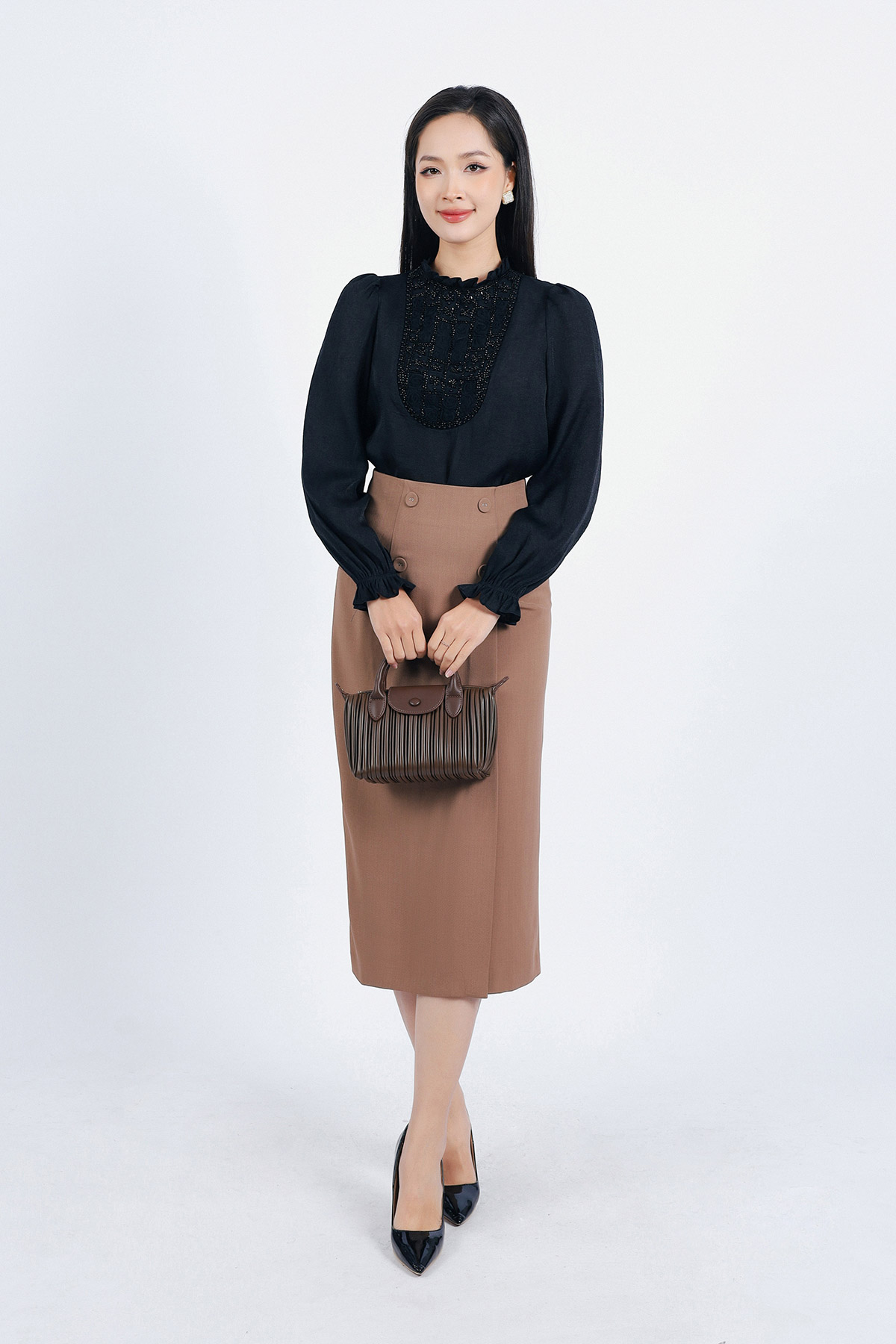 FJD51185 - Chân váy công sở vải thô đũi dáng suông thân váy phối tà lệch eo đính khuy bọc trang trí - PANTIO