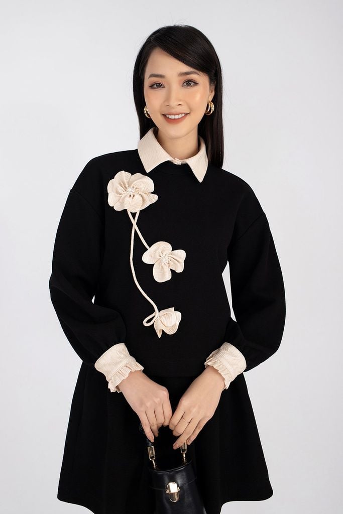 BAS92557 - Áo sơ mi chất liệu vải thô dáng suông, gắn hoa nổi dài tay - PANTIO