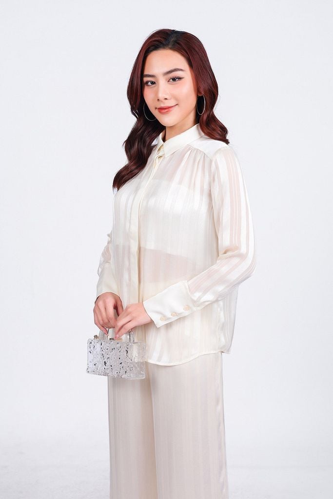 BAS93258 - Áo sơ mi công sở vải lụa dày dáng suông cổ đức thân áo hoạ tiết đường gân thời trang - PANTIO