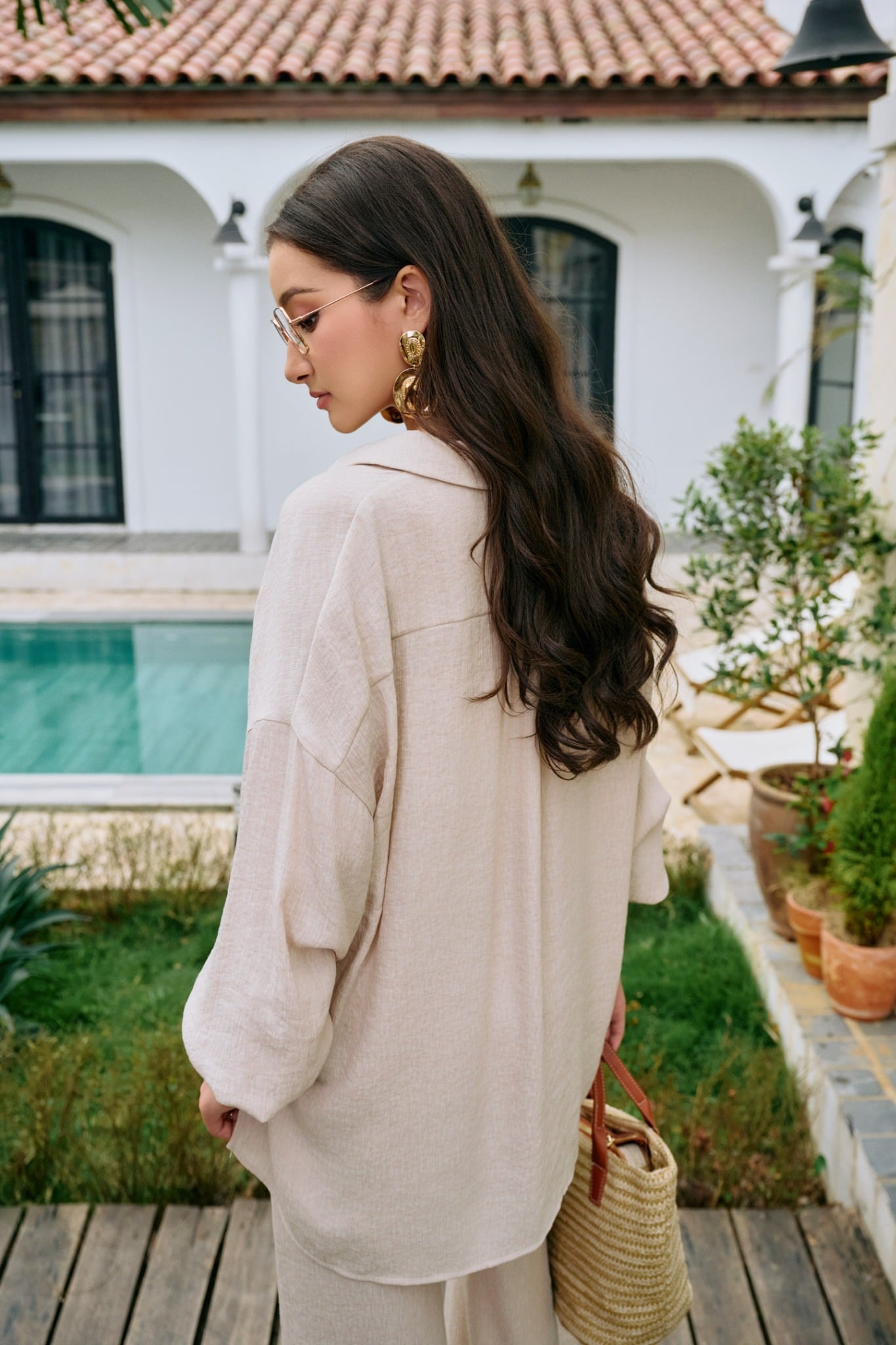 BAS93320 - Áo sơ mi công sở vải tơ dáng suông cổ đức tay rộng ngực áo có túi tạo kiểu cài khuy thân trước - PANTIO