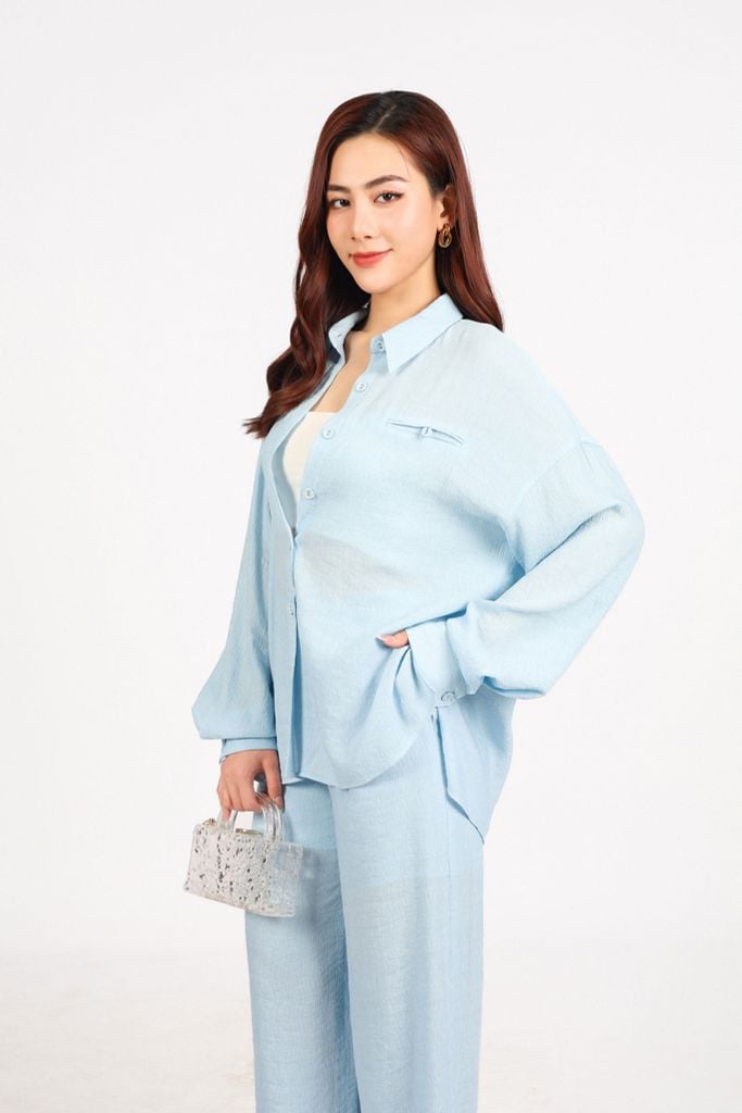 BAS93320 - Áo sơ mi công sở vải tơ dáng suông cổ đức tay rộng ngực áo có túi tạo kiểu cài khuy thân trước - PANTIO