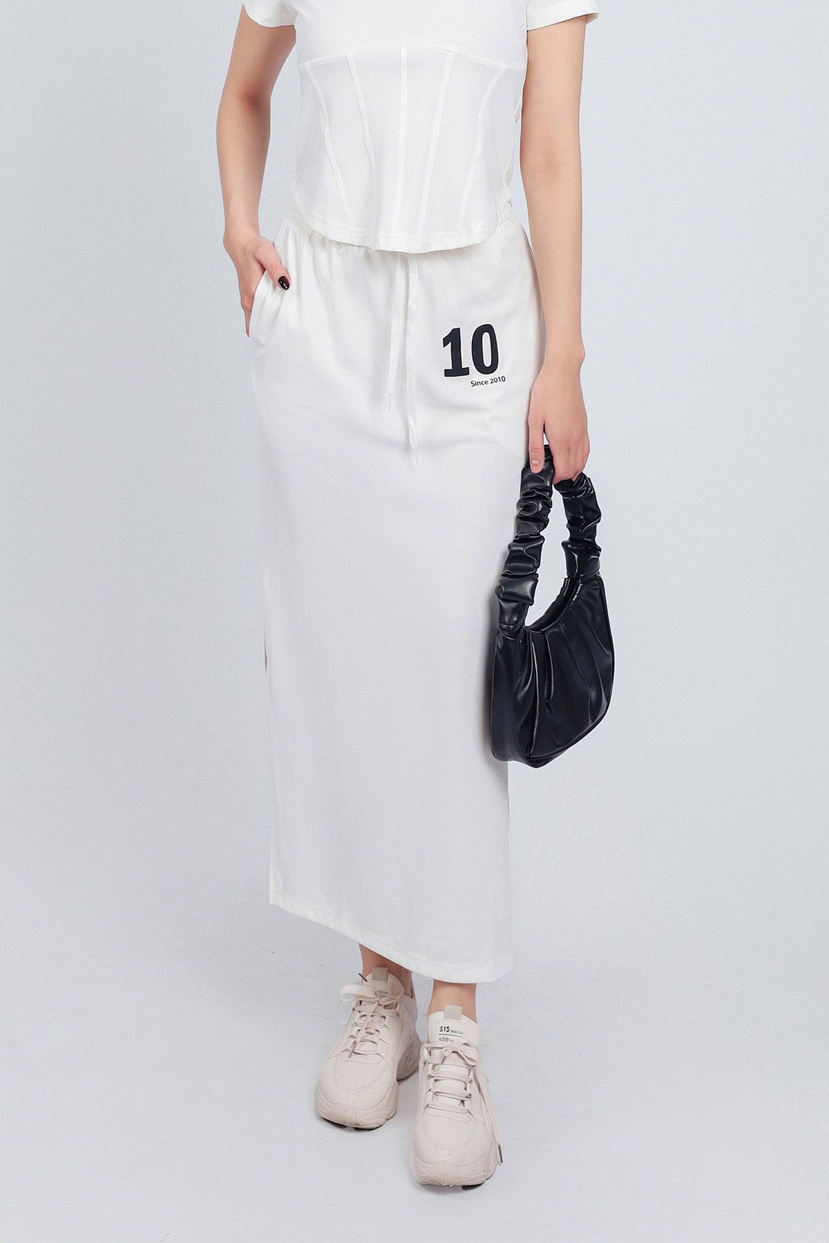 BJT33051 - Chân váy vải cotton dáng suông dài cạp chun co giãn xẻ tà bên hông thân váy trang trí hoạ tiết in cao cấp - PANTIO