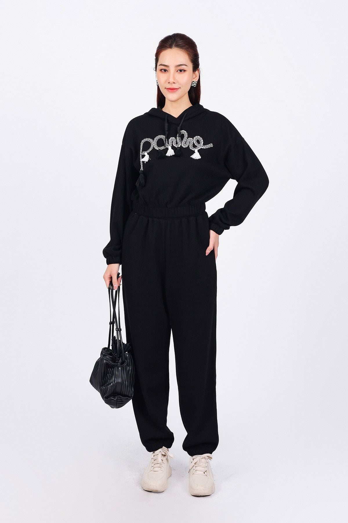 BAT93240 - Áo bộ thể thao vải len dáng lửng có mũ tay rộng bo gấu thân áo hoạ tiết thời trang phối tua rua chỉ - PANTIO