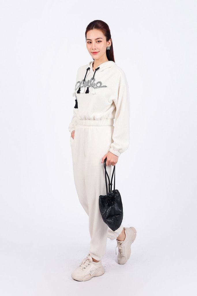 BAT93240 - Áo bộ thể thao vải len dáng lửng có mũ tay rộng bo gấu thân áo hoạ tiết thời trang phối tua rua chỉ - PANTIO