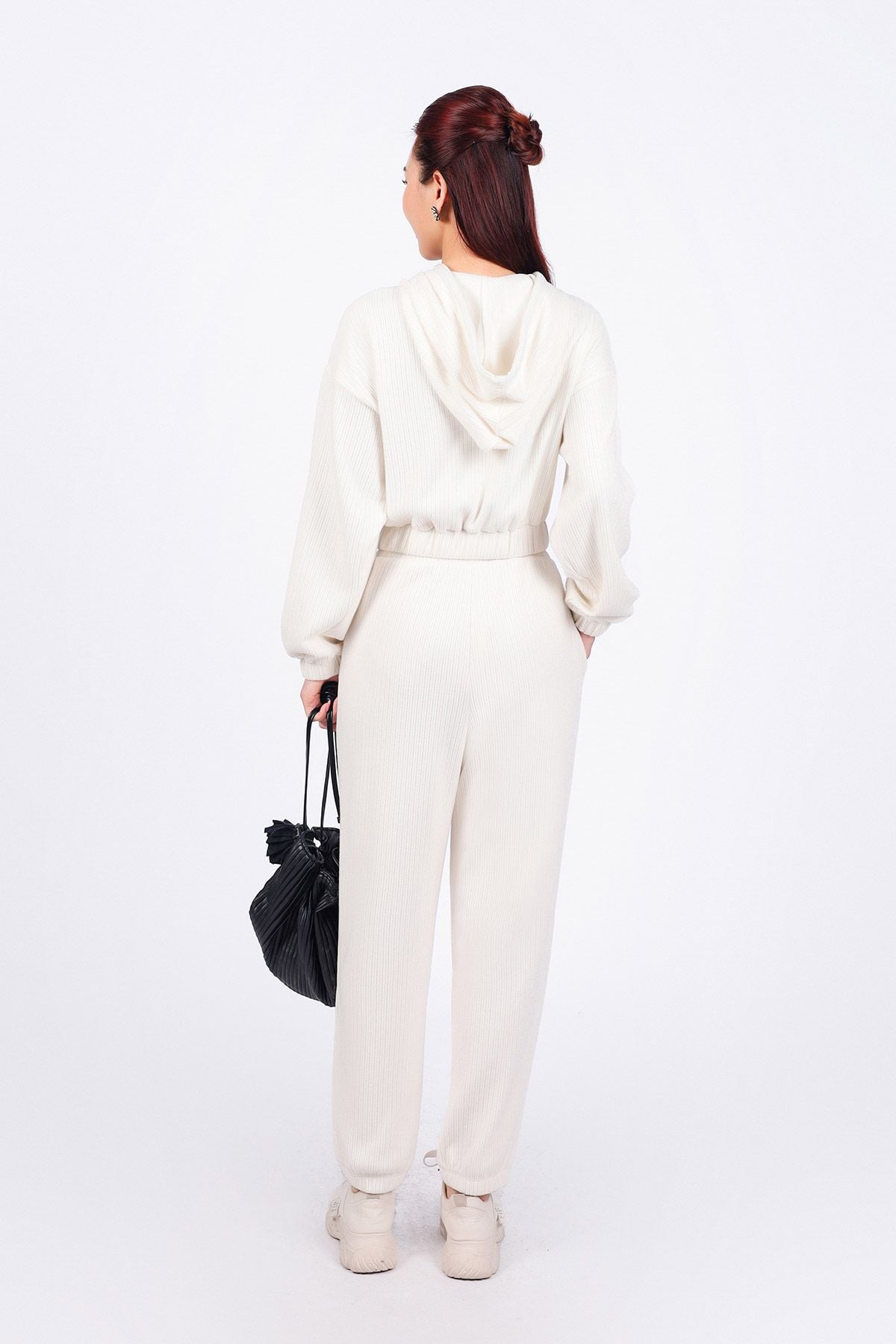 BAT93240 - Áo bộ thể thao vải len dáng lửng có mũ tay rộng bo gấu thân áo hoạ tiết thời trang phối tua rua chỉ - PANTIO