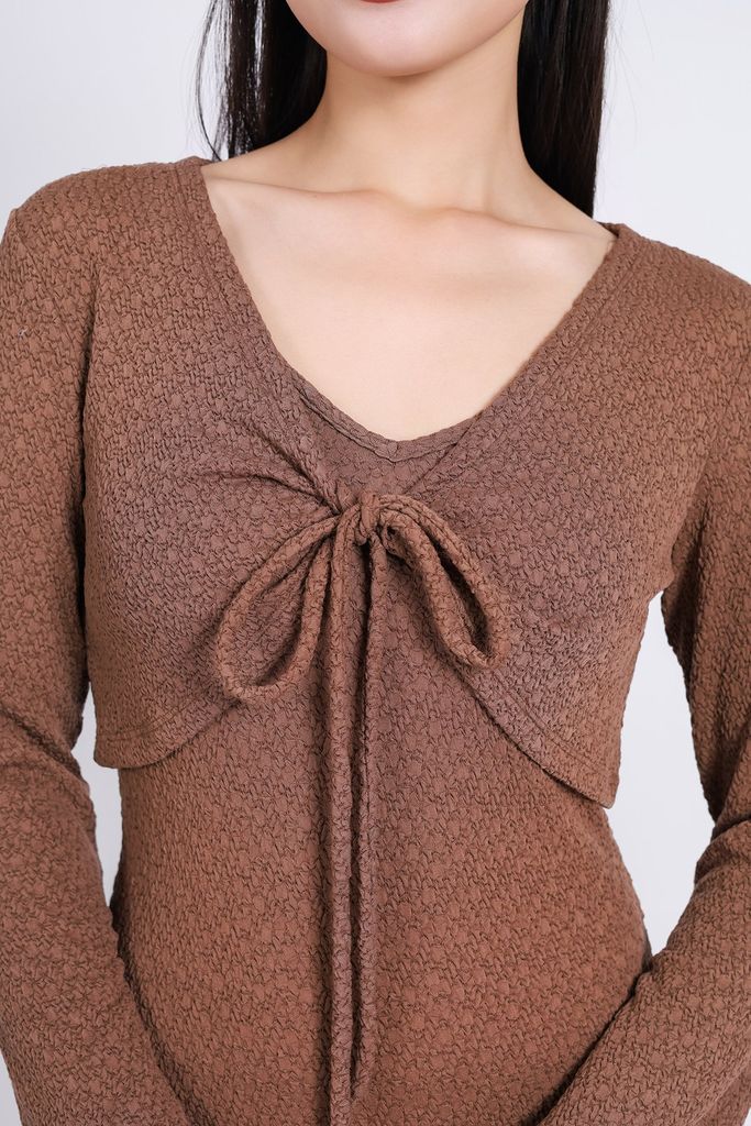 BAT93249 - Áo khoác mỏng vải thô chun co giãn dáng croptop cổ chữ V xoắn ngực thắt dây nơ - PANTIO
