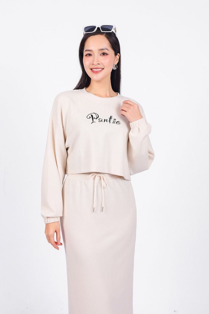 BAT93295 - Áo bộ thể thao vải len dáng croptop cổ trong ngực áo thêu hoạ tiết cao cấp kèm áo dây đen cotton - PANTIO