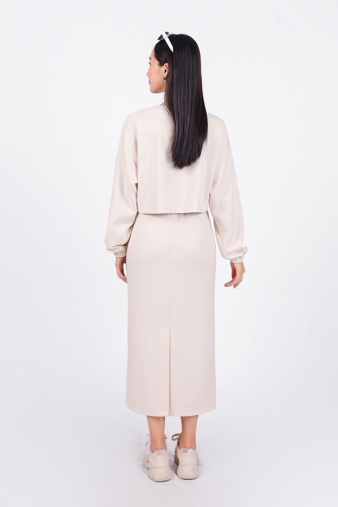 BAT93295 - Áo bộ thể thao vải len dáng croptop cổ trong ngực áo thêu hoạ tiết cao cấp kèm áo dây đen cotton - PANTIO