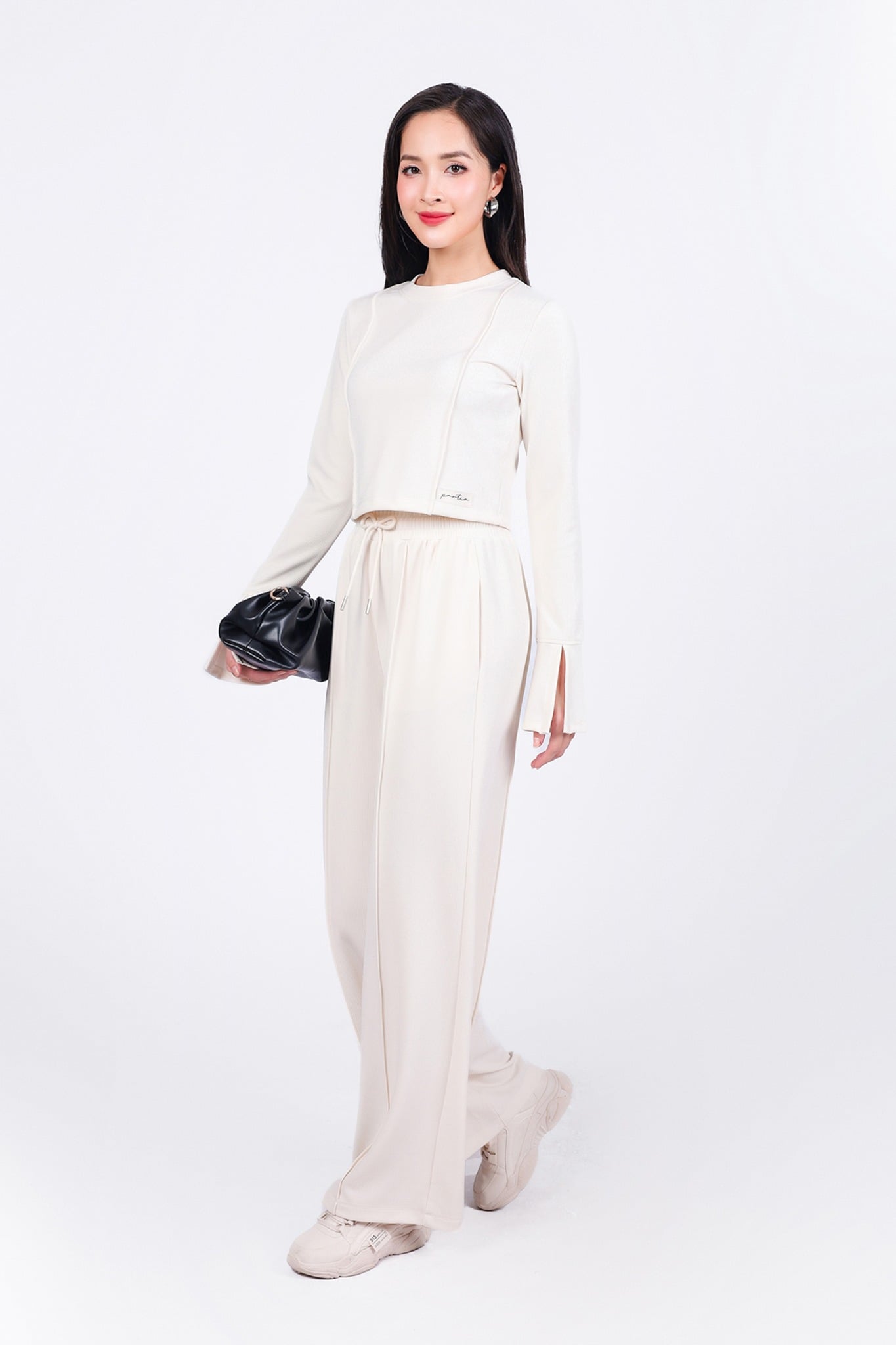 BAT93296 - Áo bộ thể thao vải len cao cấp dáng ôm cổ tròn tay loe xẻ tạo kiểu - PANTIO