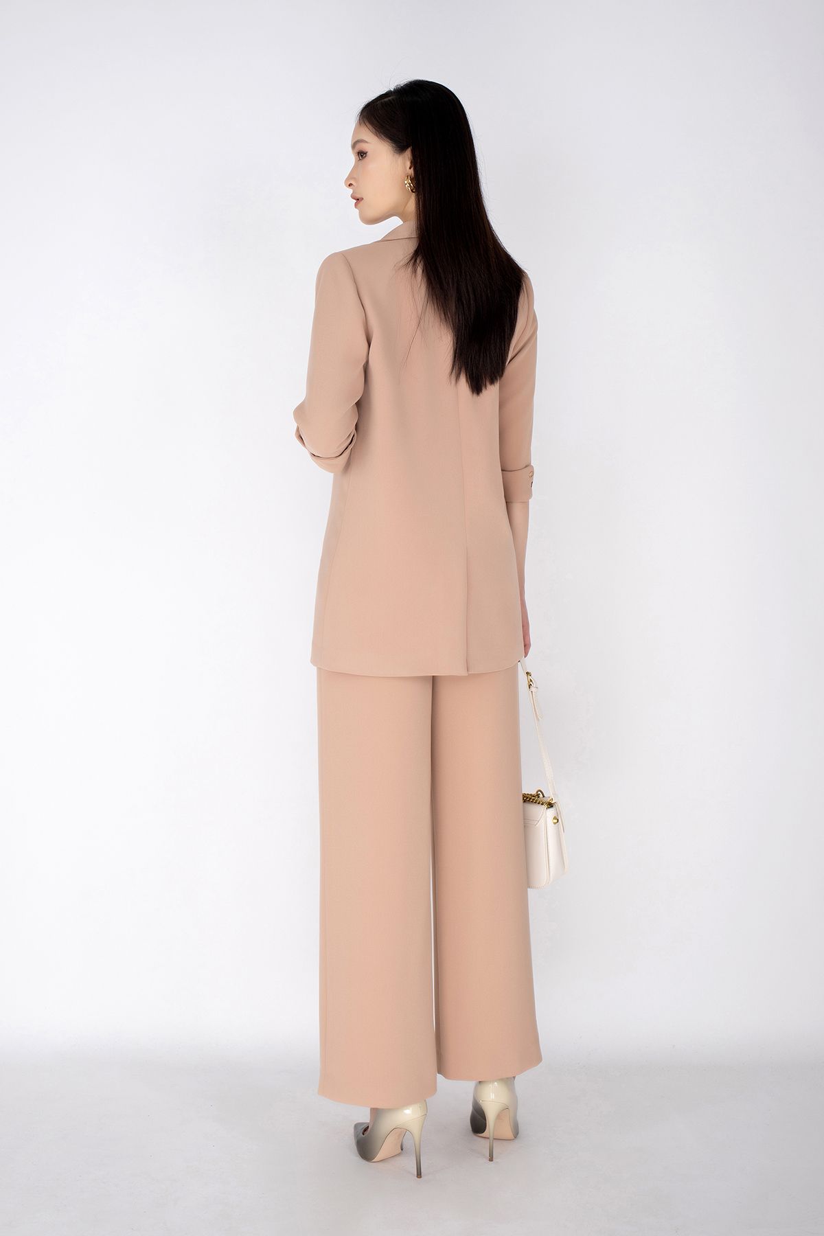 BAV12577 - Áo vest nữ chất liệu vải phi cát dáng suông tay lỡ - PANTIO