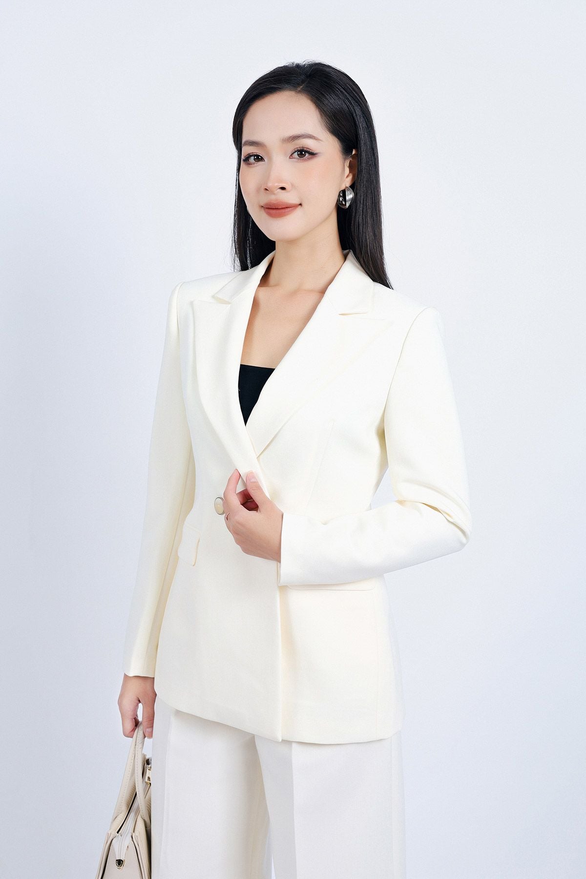 BAV73168 - Áo vest công sở vải thô dáng ôm cổ hai ve có đệm vai thân áo ốp túi hai bên tạo kiểu cài khuy thân trước - PANTIO