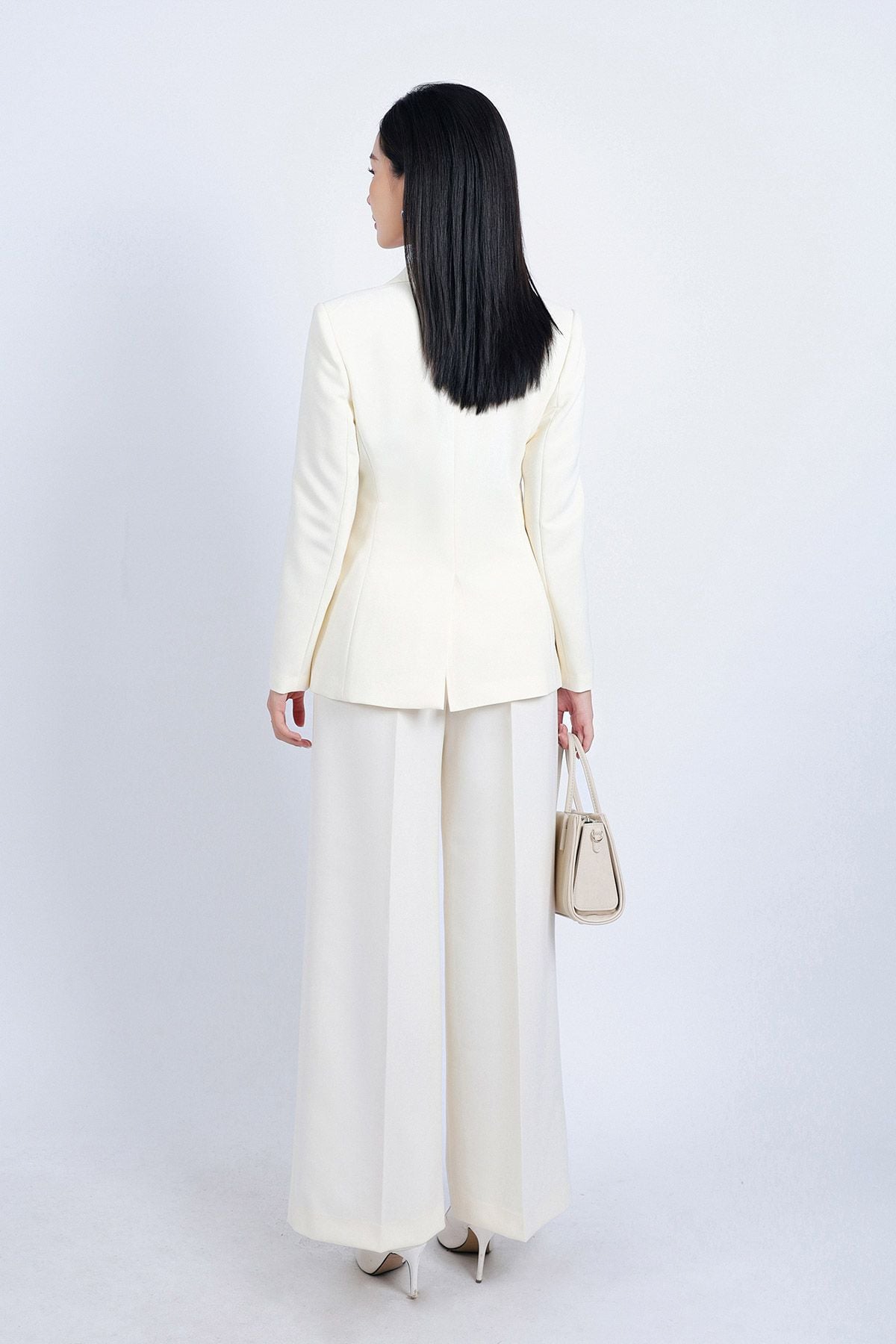 BAV73168 - Áo vest công sở vải thô dáng ôm cổ hai ve có đệm vai thân áo ốp túi hai bên tạo kiểu cài khuy thân trước - PANTIO