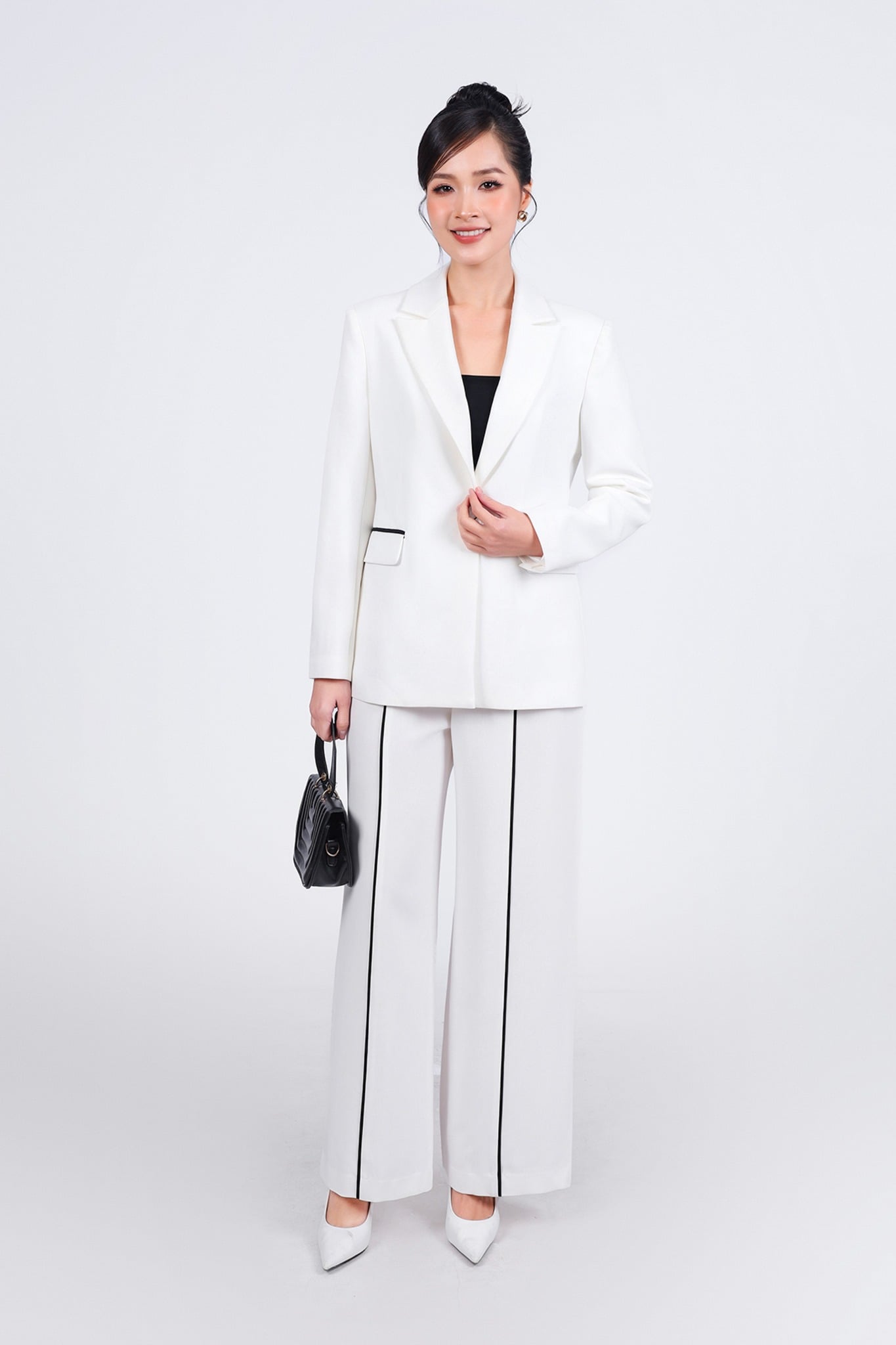 BAV73170 - Áo khoác vest vải tuytsi dáng suông cổ hai ve thân áo có túi hoạ tiết đường kẻ tạo kiểu - PANTIO