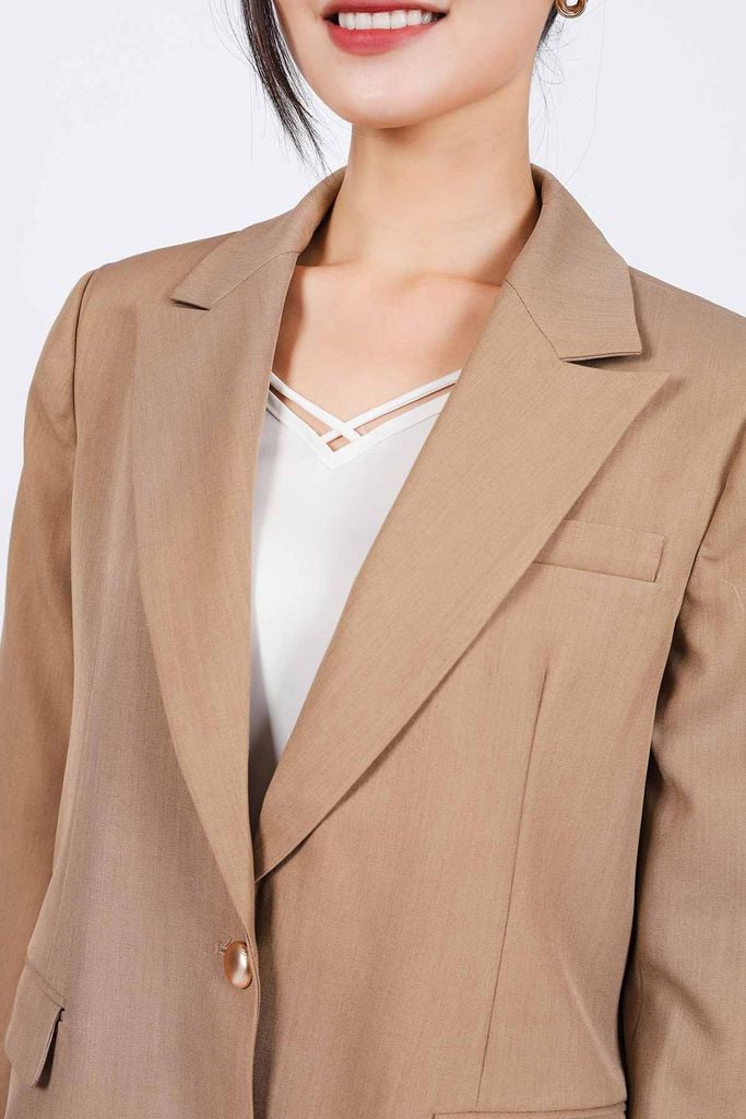 BAV73179 - Áo khoác vest công sở vải thô dáng suông cổ hai ve thân áo đính nắp túi ốp - PANTIO