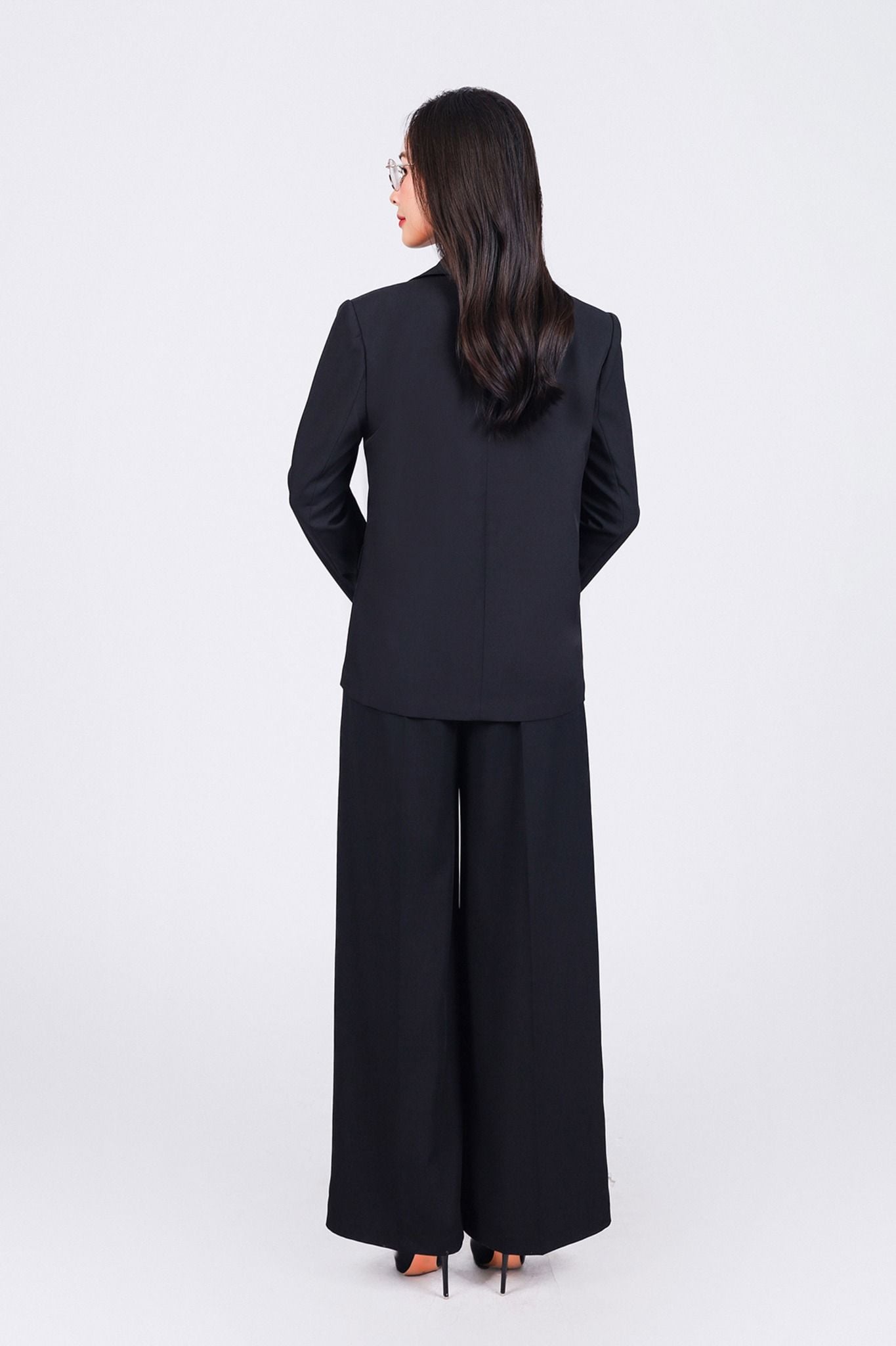 BAV73199 - Áo khoác vest công sở vải thô đũi dáng suông cổ hai ve thân áo đính khuy tạo kiểu có đính nắp túi trang trí - PANTIO