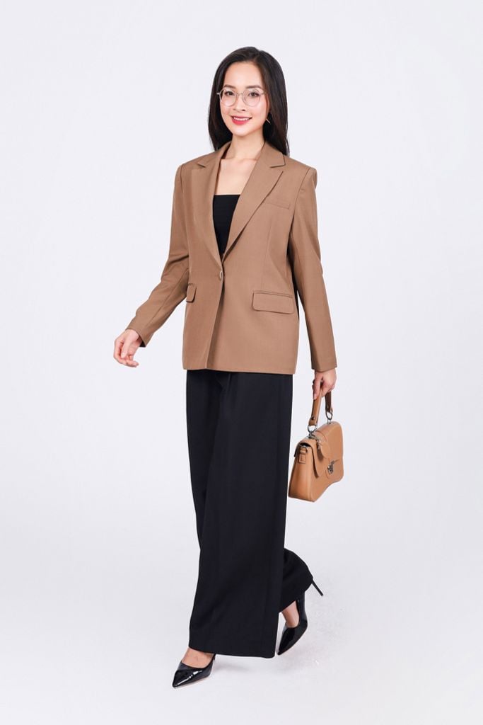 BAV73199 - Áo khoác vest công sở vải thô đũi dáng suông cổ hai ve thân áo đính khuy tạo kiểu có đính nắp túi trang trí - PANTIO