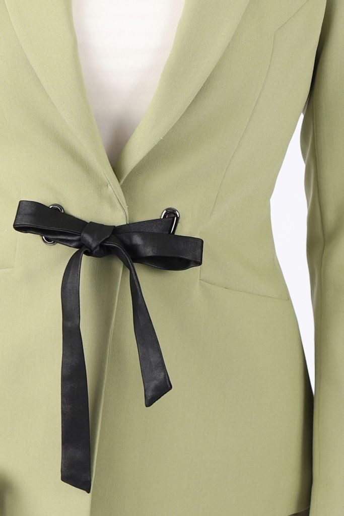 BAV92943 - Áo vest nữ công sở vải thô dáng ôm có lót vải lụa gió cổ hai ve thân phối đai da tạo kiểu - PANTIO