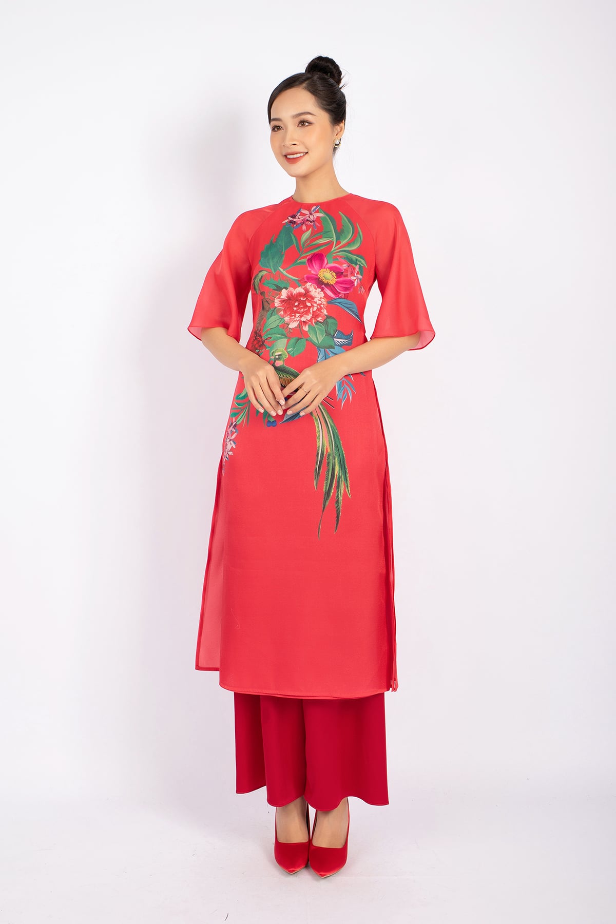 BDA10119 - Áo dài cách tân vải tơ dáng suông cổ tròn thân in họa tiết tay loe khóa thân sau - PANTIO