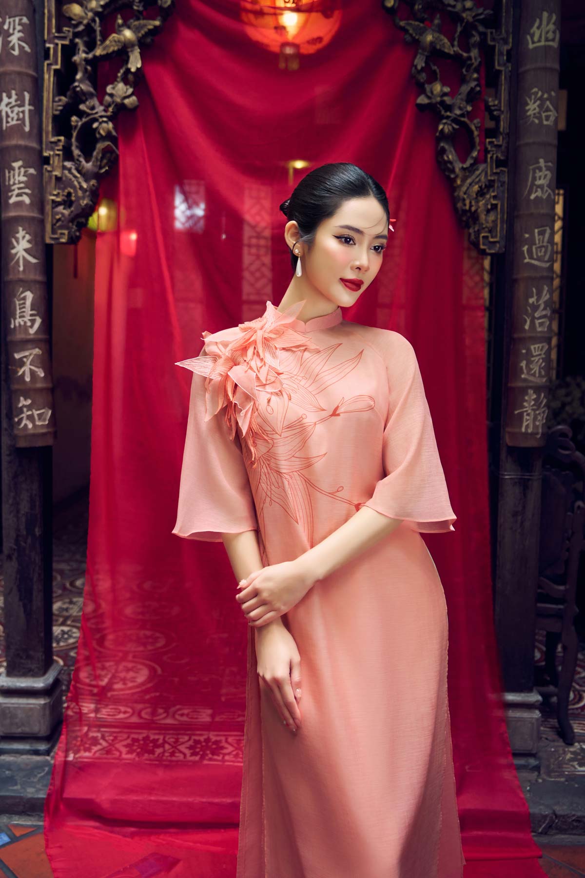 BDA50155 - Áo dài cách tân vải tơ dáng suông dài hai tà cổ tàu tay áo giác lăng thân áo đính hoa 3D cao cấp - PANTIO