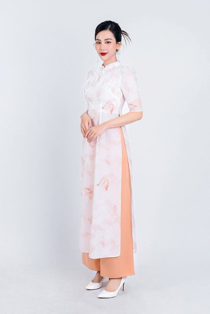 BDA50157 - Áo dài cách tân vải tơ dáng suông cổ tàu tay lỡ vai bồng nhẹ hai tà đính hoa 3D khoá thân sau - PANTIO