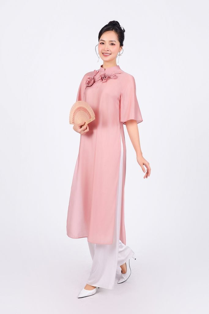 BDA50165 - Áo dài cách tân vải tơ dáng suông hai tà cổ tàu tay áo giác lăng thân áo đính hoa 3D cao cấp - PANTIO
