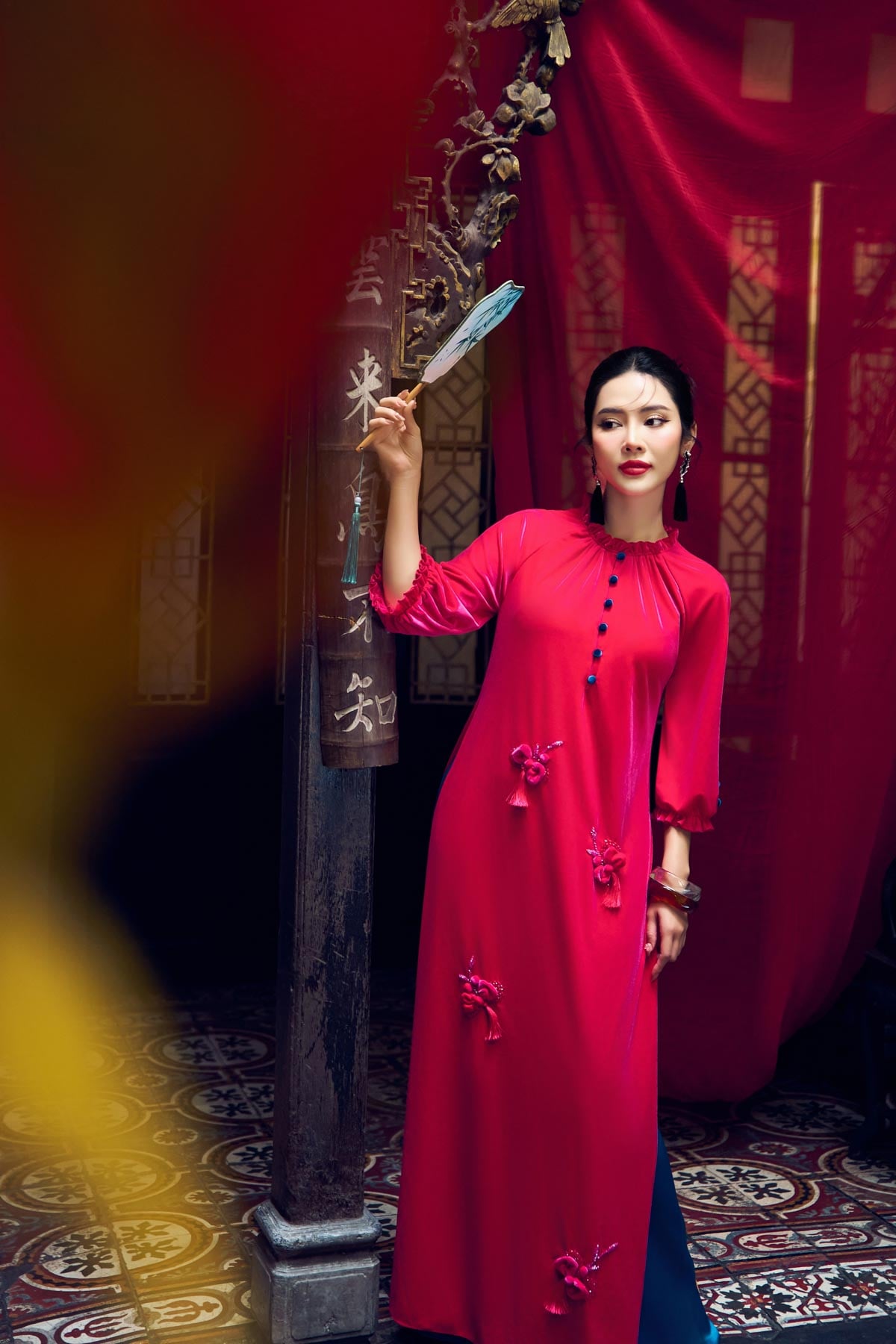 BDA50168 - Áo dài dáng suông vải nhung cổ tròn tay lửng ngực áo đính khuy bọc tạo kiểu thân áo phối tua rua thời trang - PANTIO