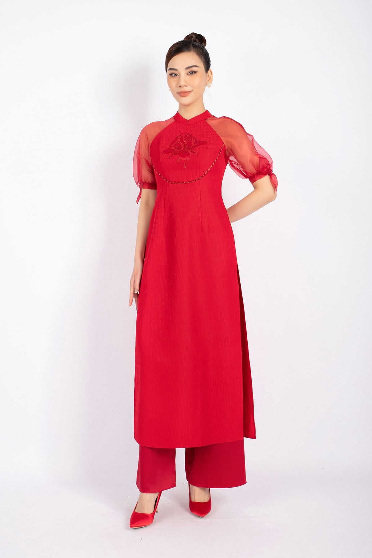 BDA70106 - Áo dài cách tân vải voan dáng suông cổ cao 2cm thân thêu họa tiết cut- PANTIO