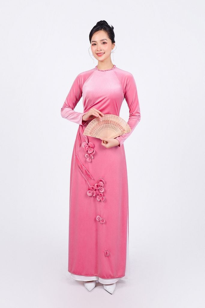 BDA90169 - Áo dài truyền thống vải nhung dáng ôm cổ tròn thân đính hoa 3D cao cấp - PANTIO