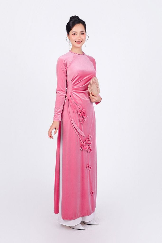 BDA90169 - Áo dài truyền thống vải nhung dáng ôm cổ tròn thân đính hoa 3D cao cấp - PANTIO