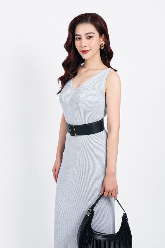 BDO422 - Đầm len hai dây thời trang cao cấp dáng ôm cổ xẻ V sâu - PANTIO