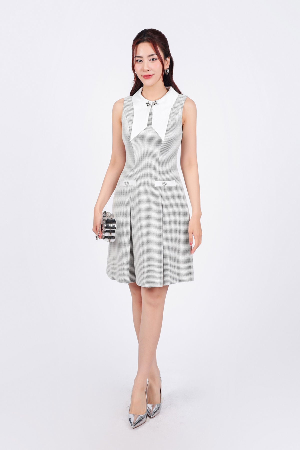 BDP73228 - Đầm dạo phố vải dạ dáng suông cổ kiểu đính đá kim loại cao cấp không tay thân váy xếp ly đính nắp túi ốp tạo kiểu - PANTIO