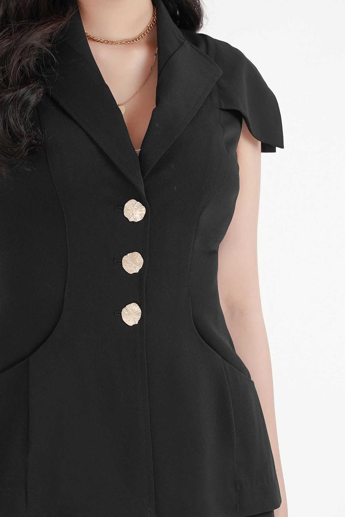 Áo khoác chất liệu lụa dày cổ vest tay hến BKM52442 - PANTIO