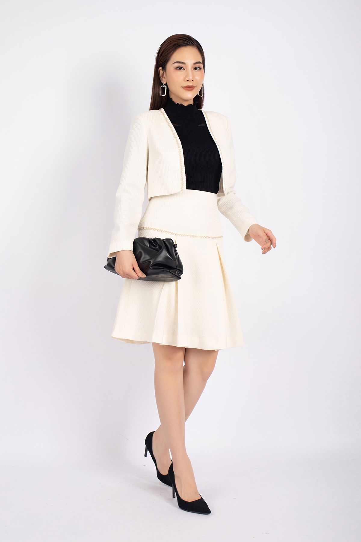 BKM92725 - Áo khoác vải dạ dáng croptop viền phối dây ren trang trí - PANTIO