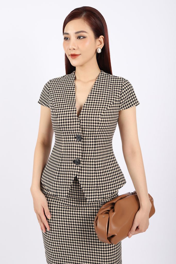 BKM92967 - Áo vest công sở vải dạ dáng ôm có lót vải lụa gió cổ V cài cúc vạt nhọn - PANTIO