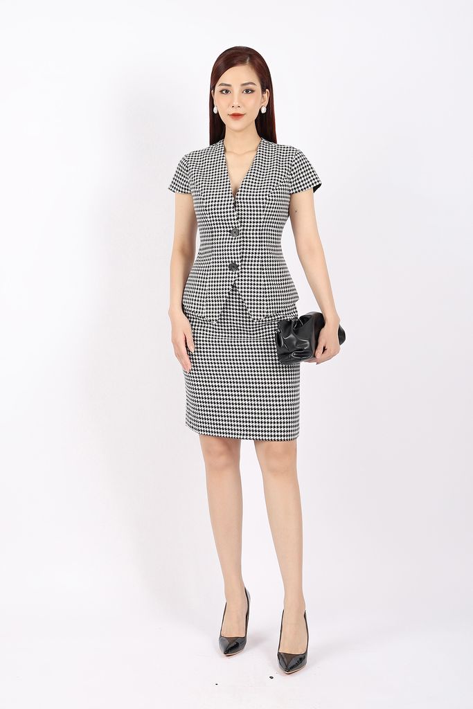 BKM92967 - Áo vest công sở vải dạ dáng ôm có lót vải lụa gió cổ V cài cúc vạt nhọn - PANTIO