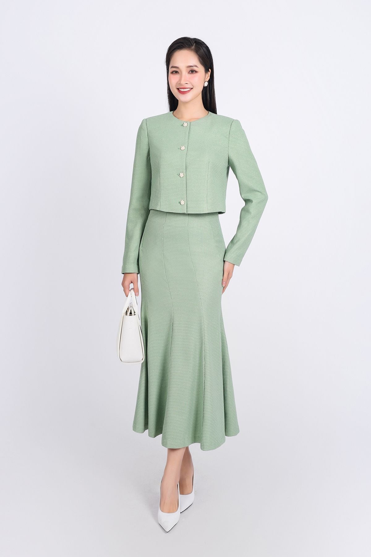 BKM93208 - tylekeo8888 công sở vải dạ dáng lửng cổ tròn tay bồng nhẹ cài khuy đá thân trước - tỷ lệ kèo 8899