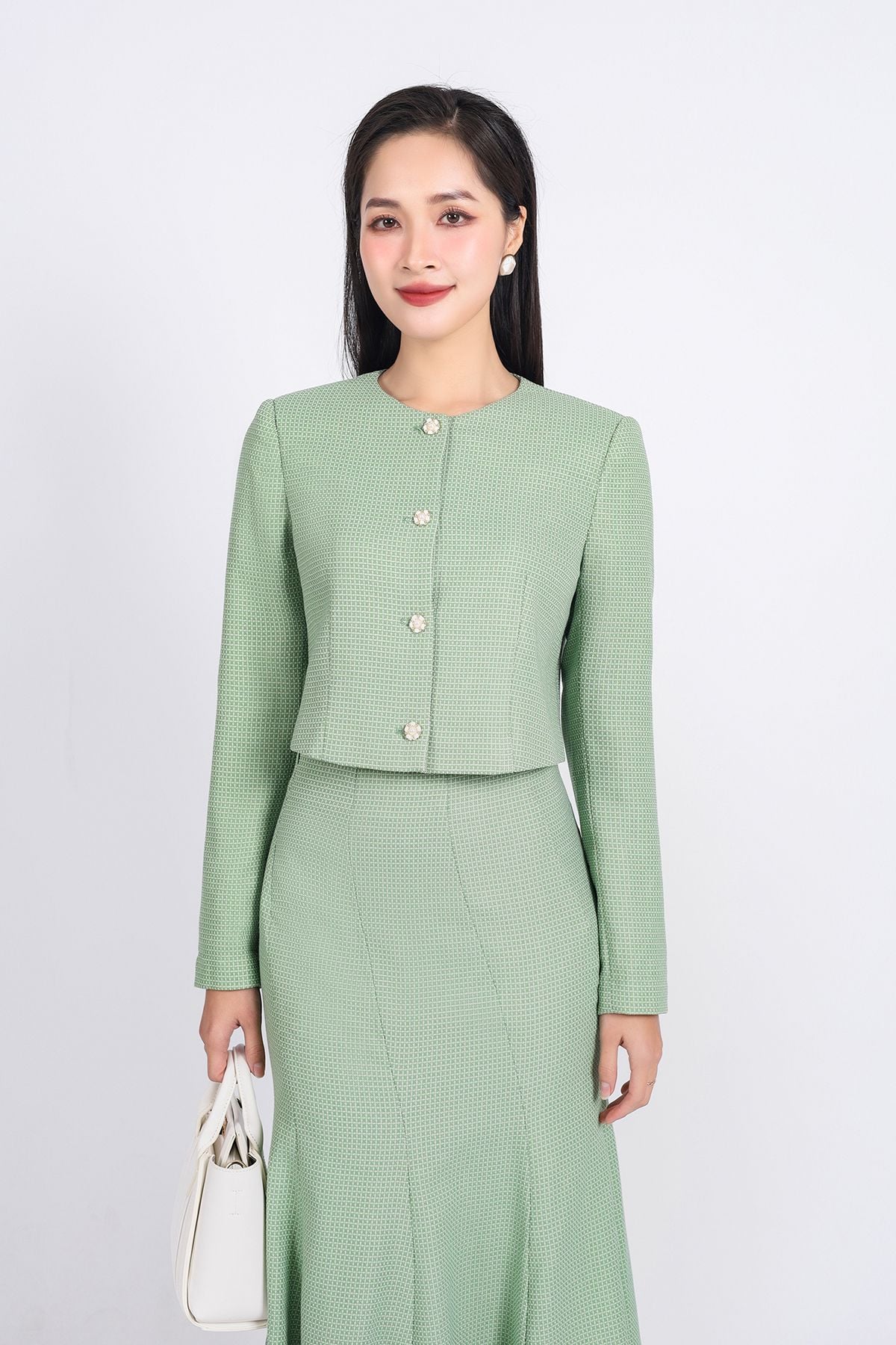 BKM93208 - tylekeo8888 công sở vải dạ dáng lửng cổ tròn tay bồng nhẹ cài khuy đá thân trước - tỷ lệ kèo 8899