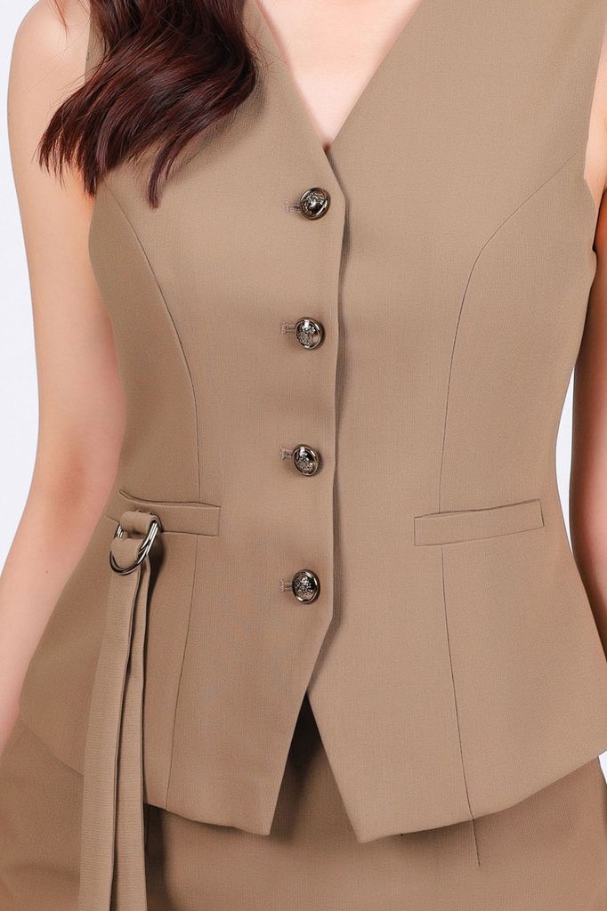 BKM93269 - Áo gile kiểu công sở vải tuytsi dáng ôm cổ xẻ V đính nắp túi ốp phối dây vạt tạo kiểu cài khuy thân trước - PANTIO