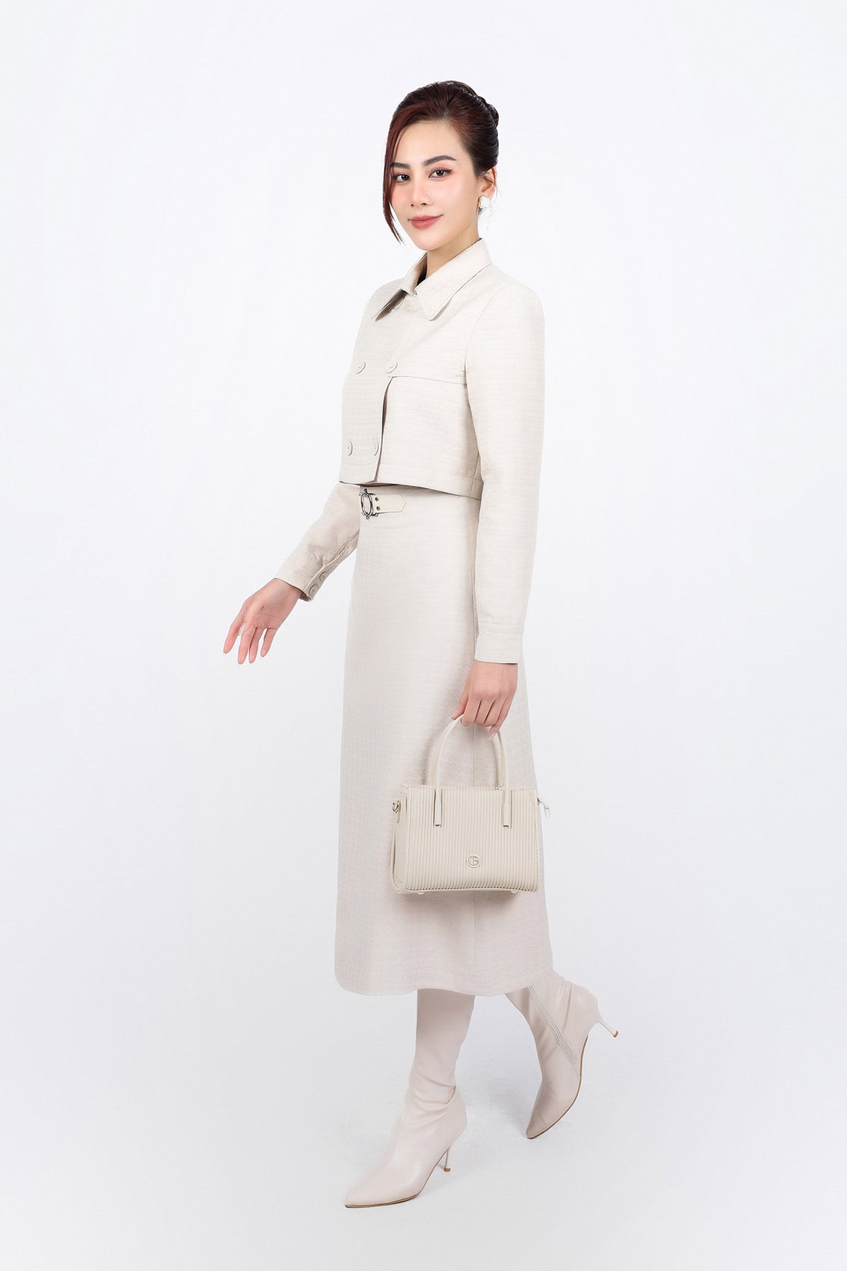 BKM93366 - Áo khoác kiểu công sở vải gió dáng lửng cổ đức thân áo phối khuy bọc tạo kiểu - PANTIO