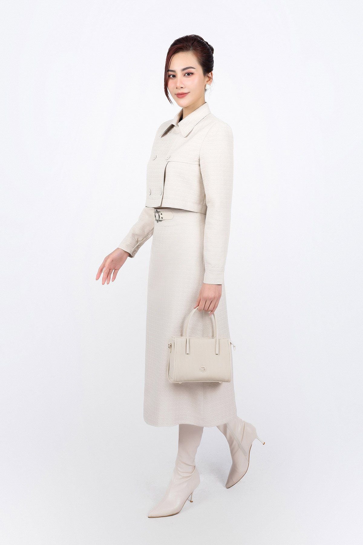 BKM93366 - Áo khoác kiểu công sở vải gió dáng lửng cổ đức thân áo phối khuy bọc tạo kiểu - PANTIO