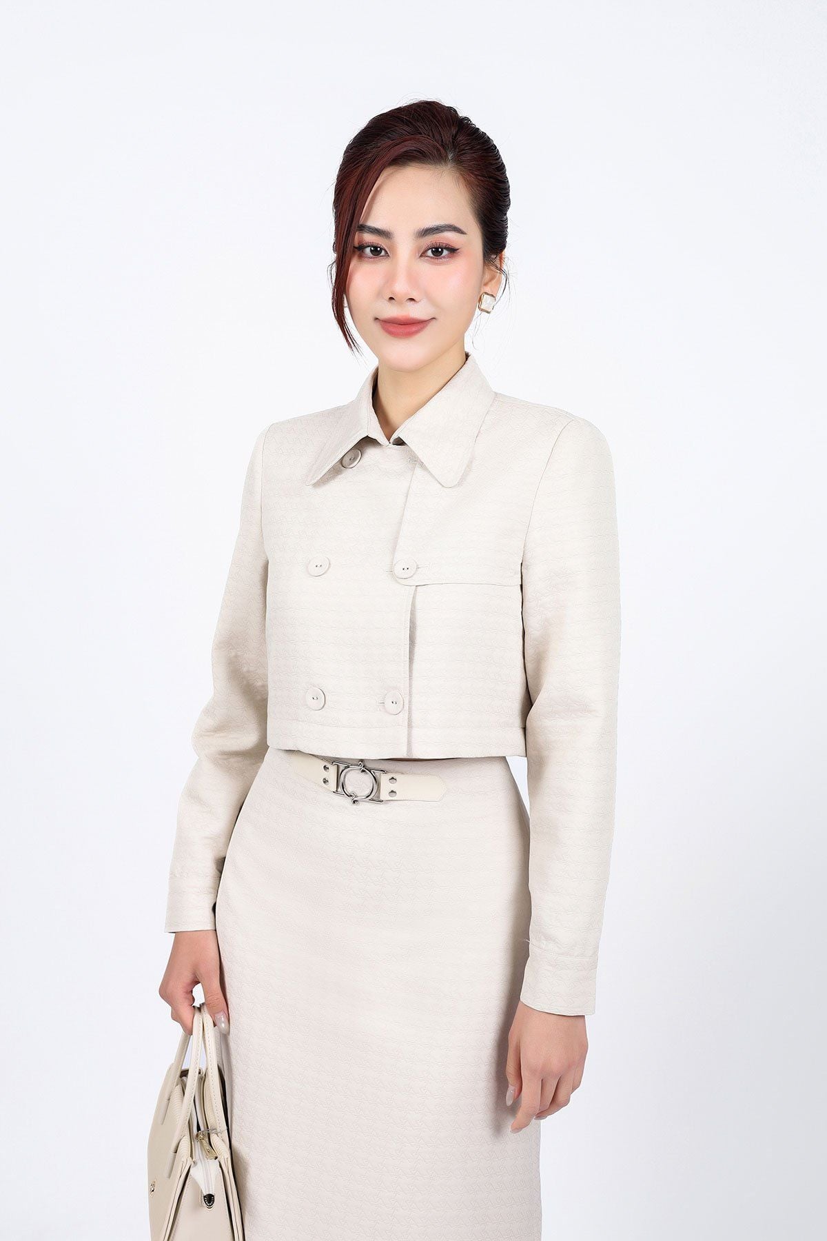 BKM93366 - Áo khoác kiểu công sở vải gió dáng lửng cổ đức thân áo phối khuy bọc tạo kiểu - PANTIO