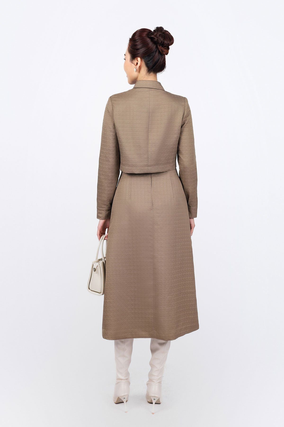 BKM93366 - Áo khoác kiểu công sở vải gió dáng lửng cổ đức thân áo phối khuy bọc tạo kiểu - PANTIO