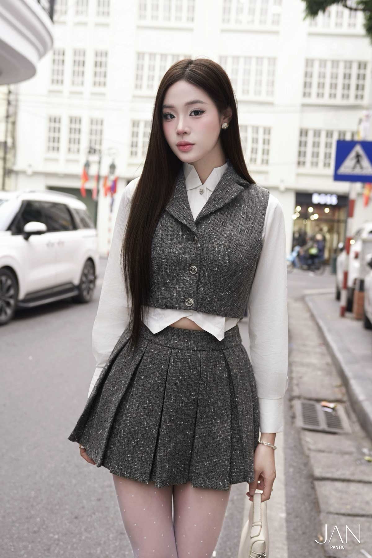 BJN93406 - Chân váy dáng xòe ngắn, cạp rời, xếp ly to, khóa sườn - JAN.