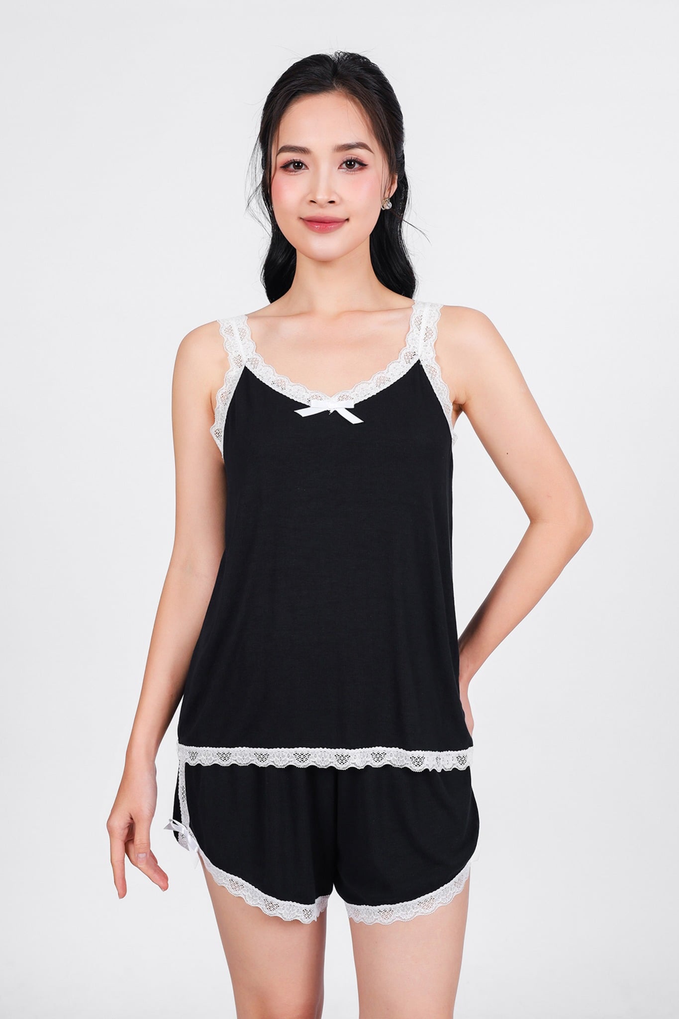 BNG051 - Bộ ngủ cao cấp vải len dáng suông ngực đính nơ viền ren tạo kiểu - PANTIO