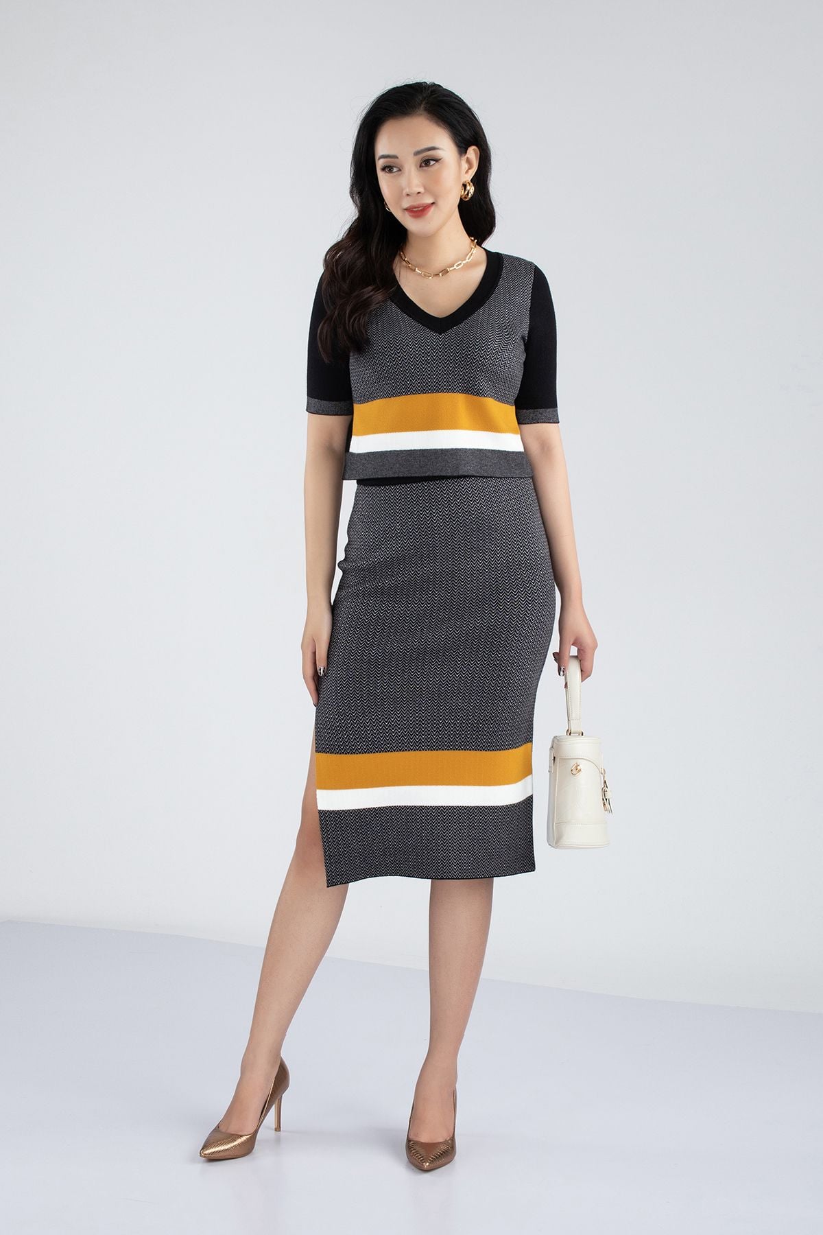 BJO210 - Chân váy len dáng ôm xẻ tà - PANTIO