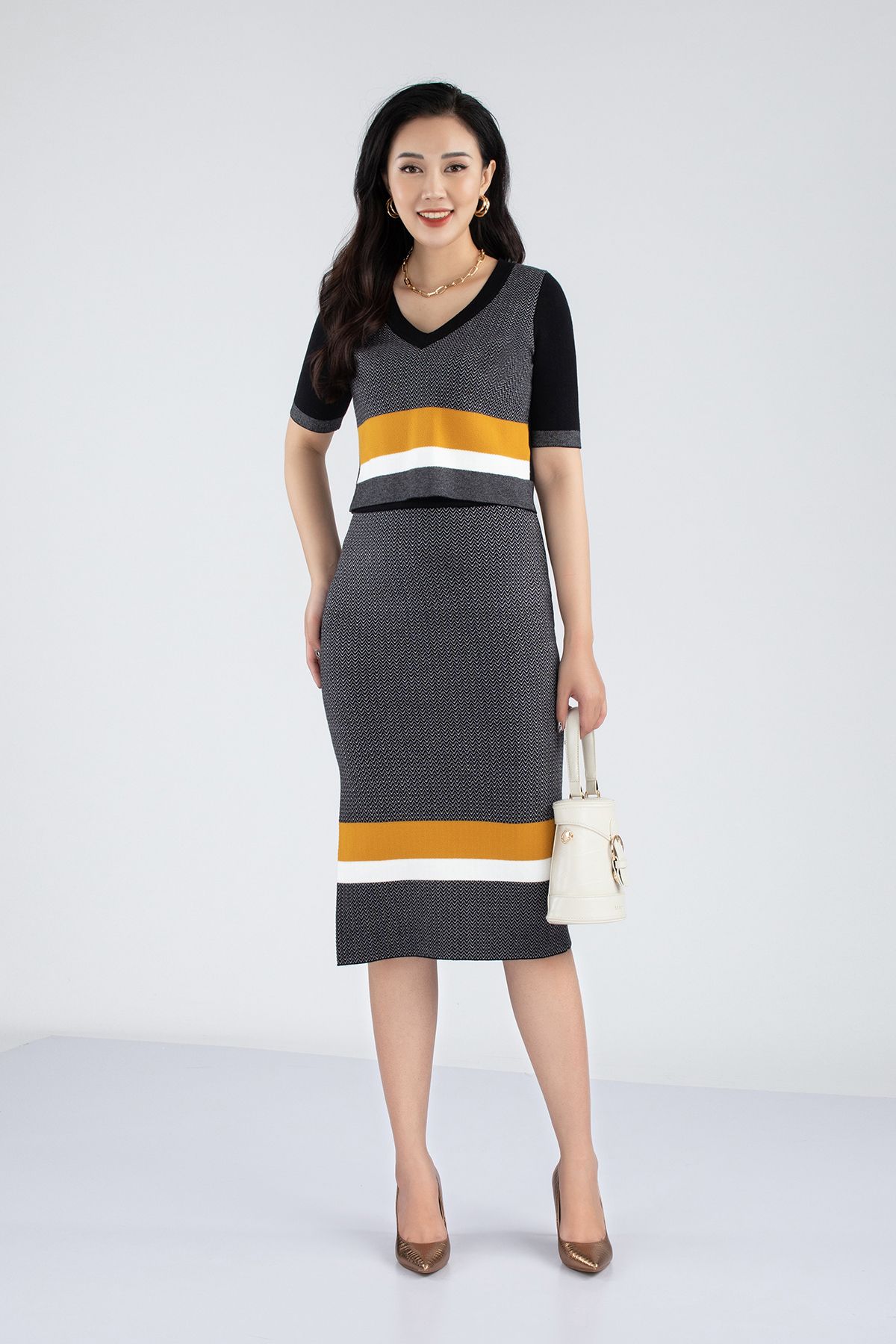 BJO210 - Chân váy len dáng ôm xẻ tà - PANTIO