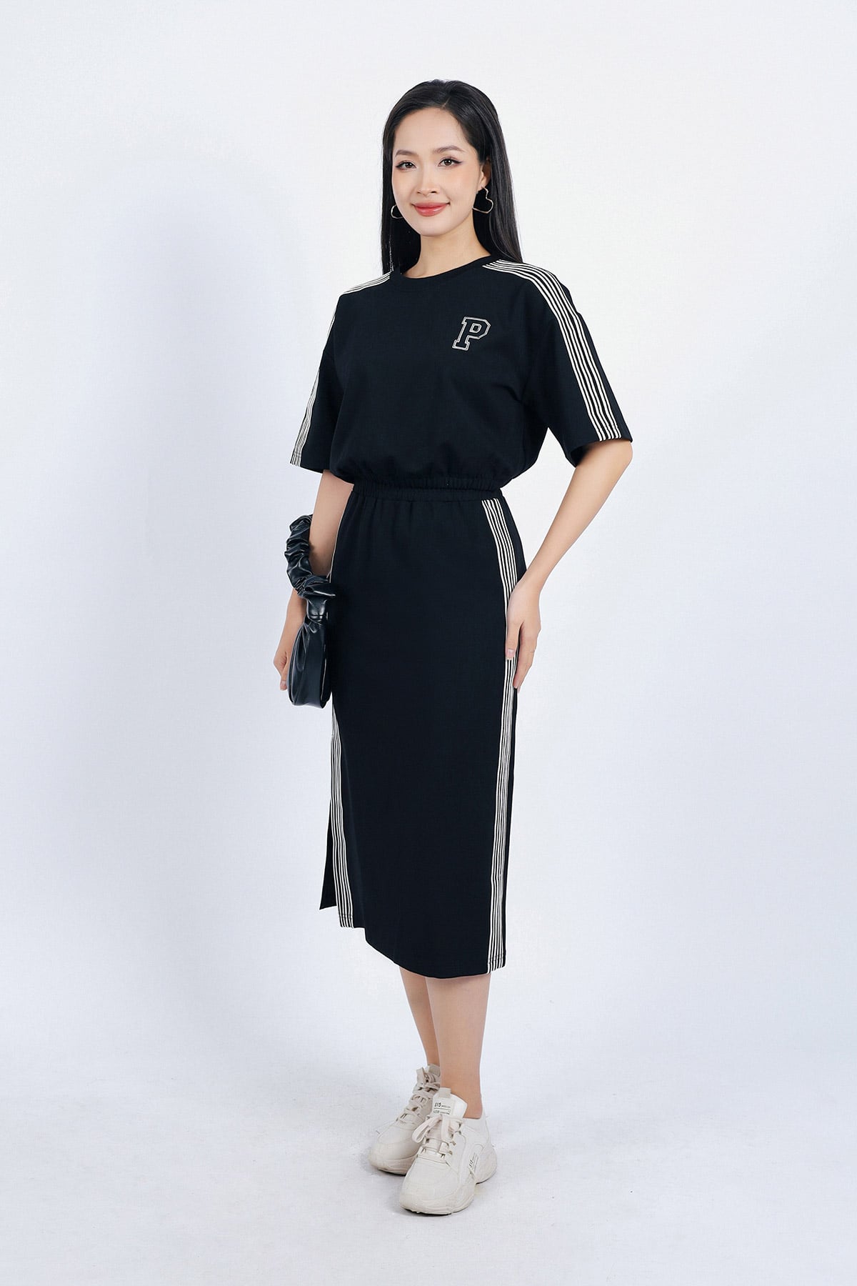 BTT1010 - Bộ thể thao vải Cotton áo tay lửng dáng suông + chân váy cạp chun dáng suông hoạ tiết kẻ sọc - tỷ lệ kèo 8899