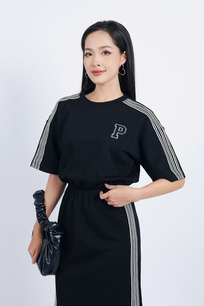 BTT1010 - Bộ thể thao vải Cotton áo tay lửng dáng suông + chân váy cạp chun dáng suông hoạ tiết kẻ sọc - PANTIO